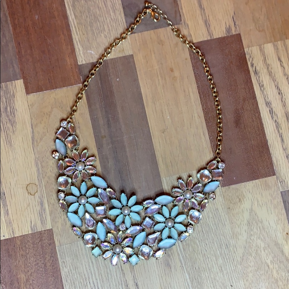 Francesca’s flower statement necklace
